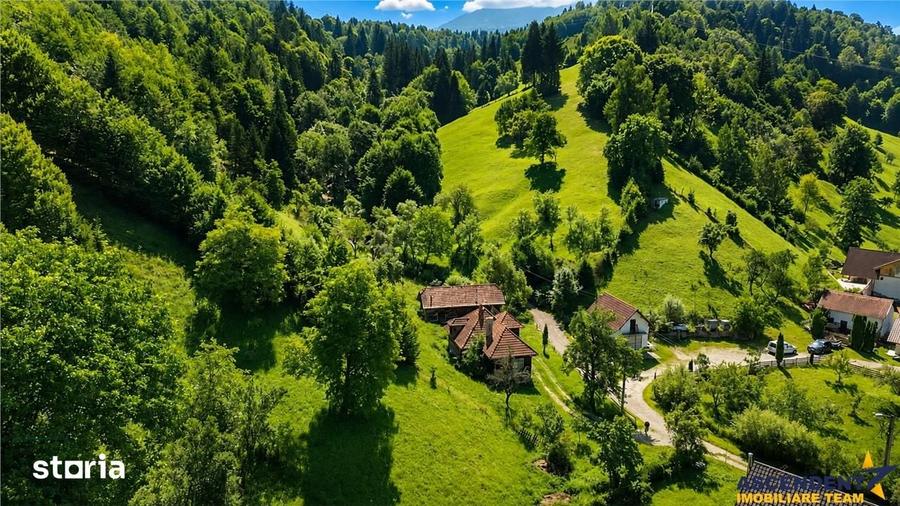 Casă cu 2 camere decomandat cu Teren 4300 Mp în Bran