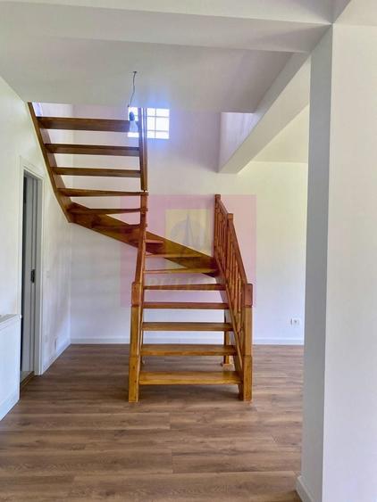 Duplex cu 4 camere cu Canalizare în Mogoșoaia