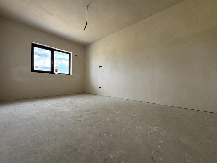 Duplex cu 4 camere cu Canalizare în Chișoda