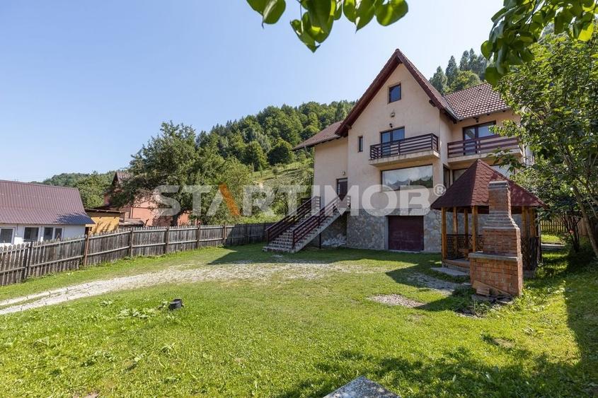 Casă individuală cu 7 camere cu Canalizare în Bran