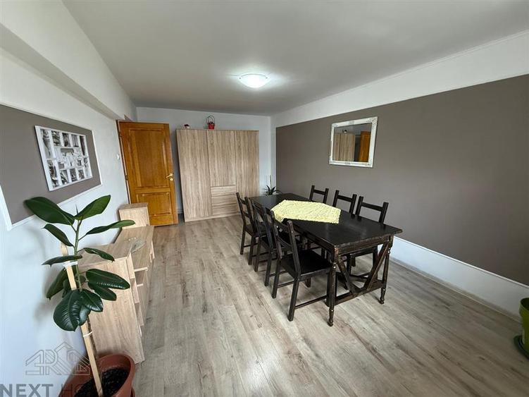Apartament cu 3 camere decomandat, mobilat în Brăilei