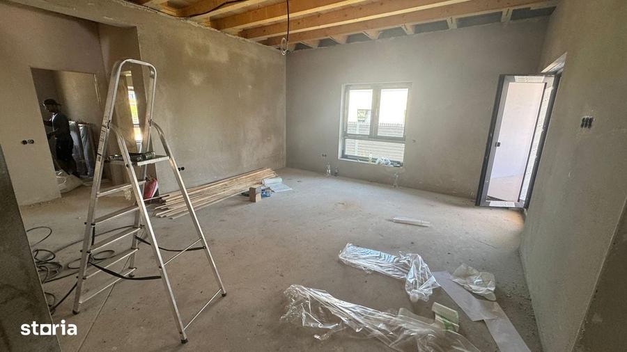Casă cu 4 camere cu Teren 560 Mp în Cristian
