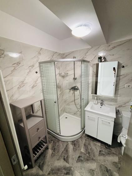 Apartament cu 3 camere decomandat, mobilat în Tractorul