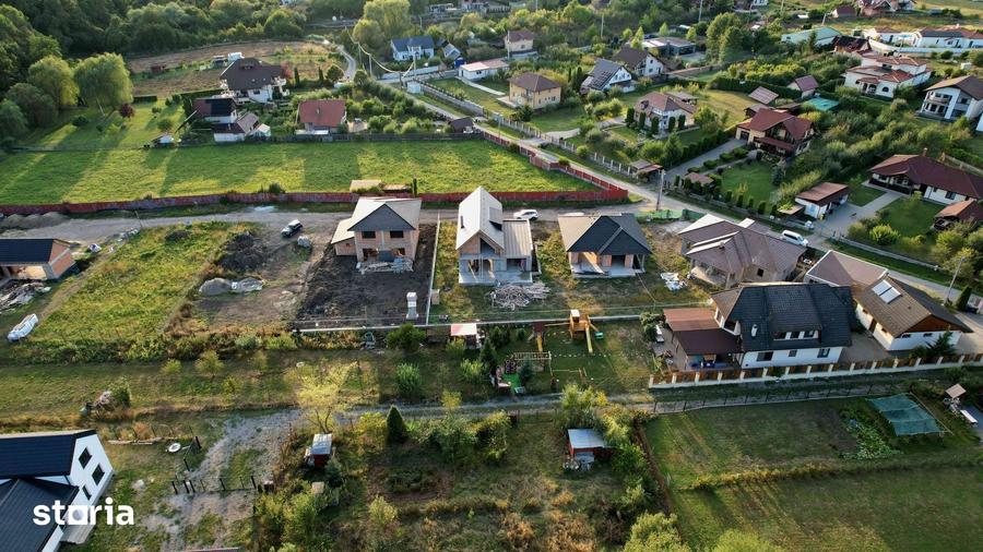 Casă cu 3 camere cu Teren 566 Mp în Corunca
