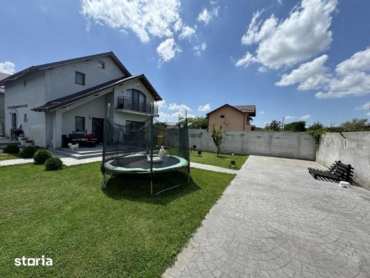 Casă cu 4 camere cu Teren 400 Mp în Podari