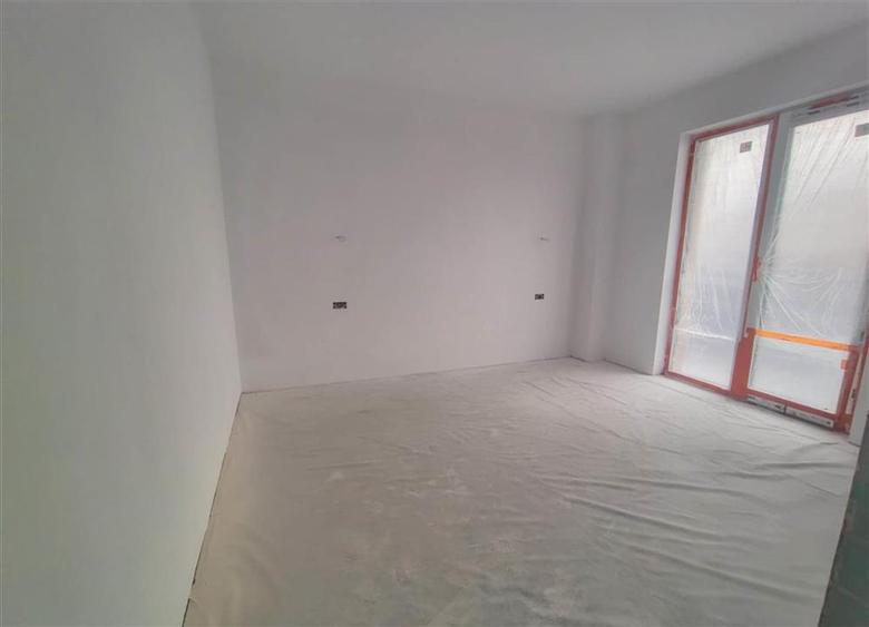 Apartament cu 3 camere decomandat în Obcini