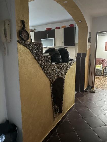 Apartament cu 2 camere decomandat în Exterior Vest
