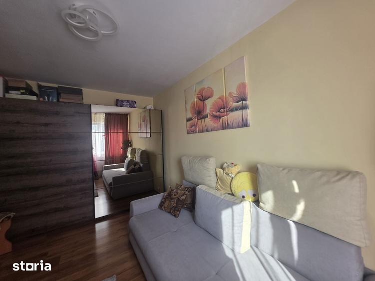 Vand 2 camere zona Astra cu vedere spre Tampa si aer conditionat - 1