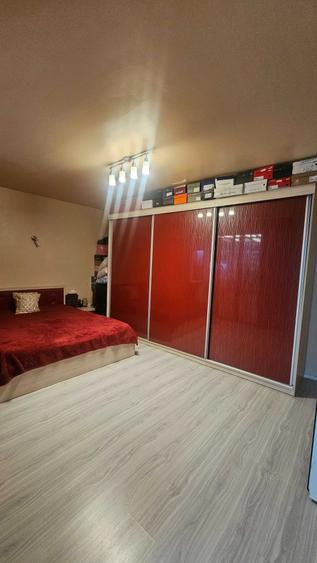 Casă cu 4 camere în Apărătorii Patriei