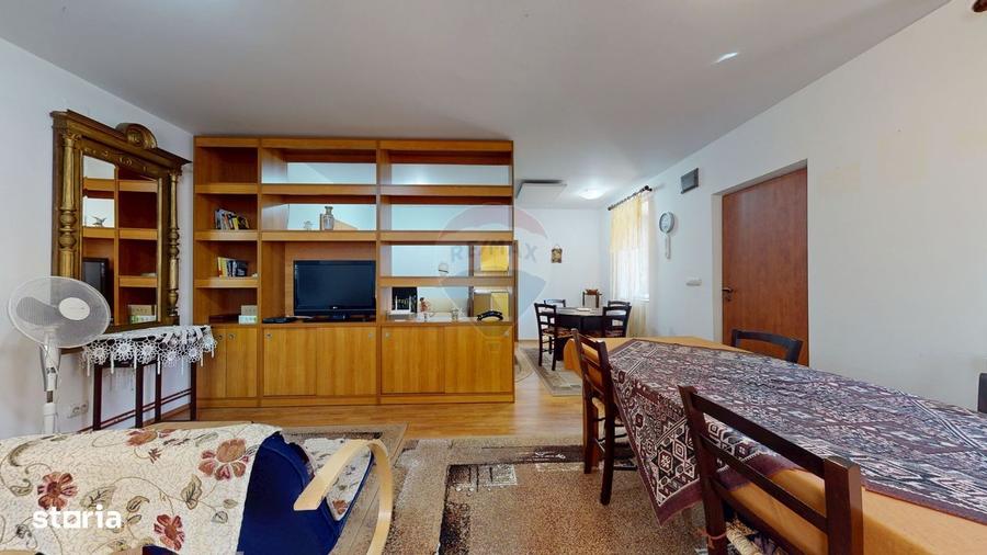 Casă cu 3 camere cu Teren 1049 Mp în Central