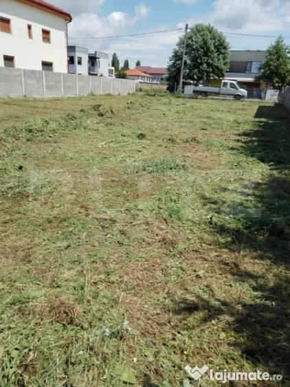 Teren de 1027 mp, în Dumbrăvița