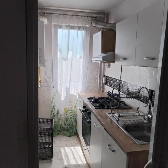 Apartament cu 3 camere semidecomandat în Fortuna