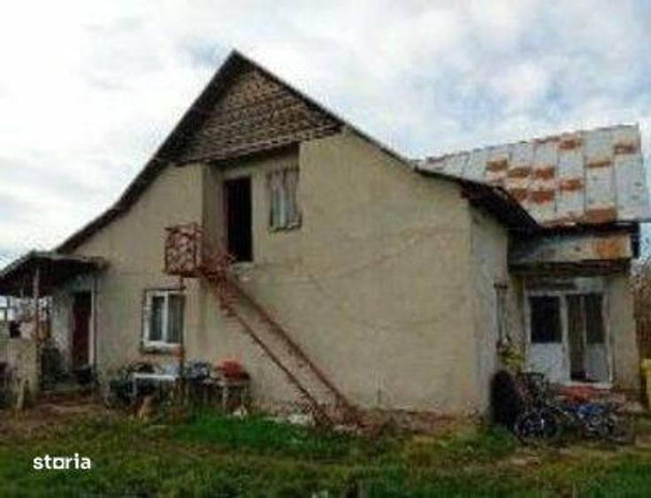 Casă cu 4 camere cu Teren 5440 Mp în Ungheni