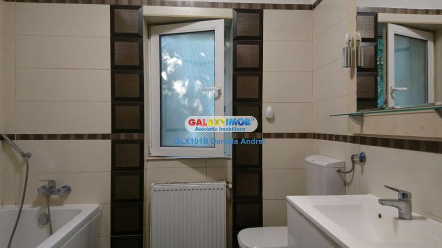 Apartament cu 3 camere decomandat, mobilat în Pajura