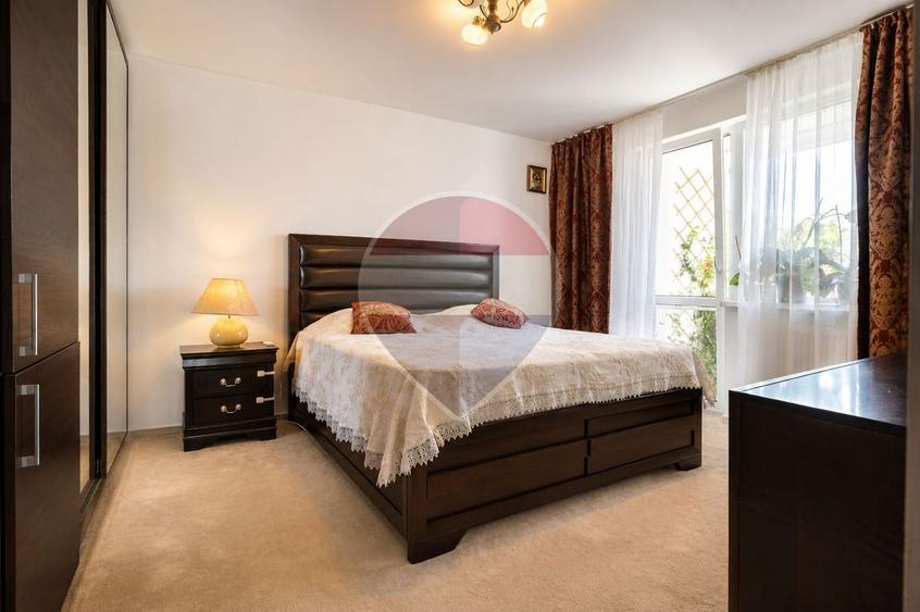 Apartament cu 3 camere decomandat, mobilat în Bucium