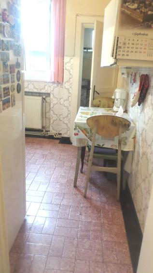 Apartament cu 3 camere decomandat în Capitale
