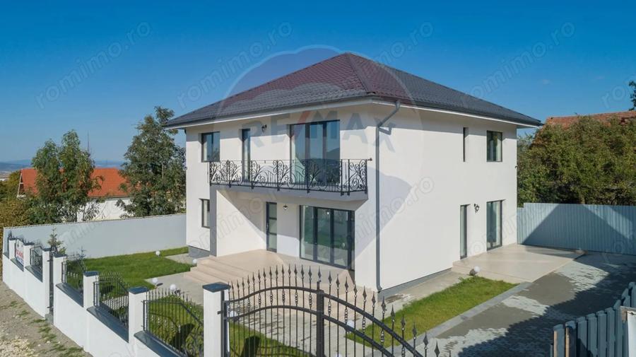 Casă cu 5 camere cu Teren 400 Mp în Bunloc