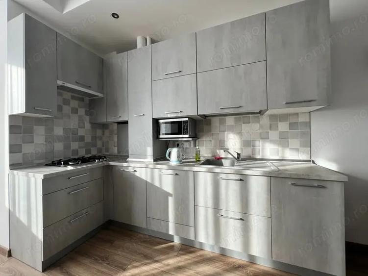 Apartament cu 2 camere decomandat în Romană