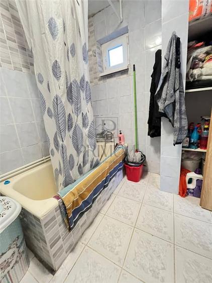Apartament cu 2 camere semidecomandat în Lunei