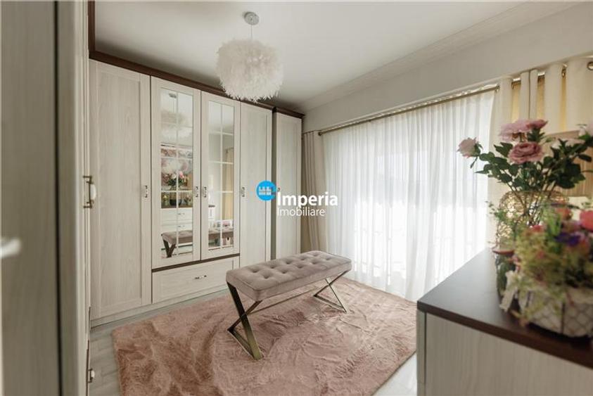 Casă individuală cu 10 camere cu Teren 500 Mp în Copou