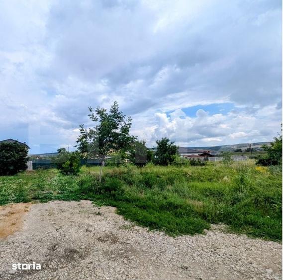 Teren de 432 mp, în Partoș