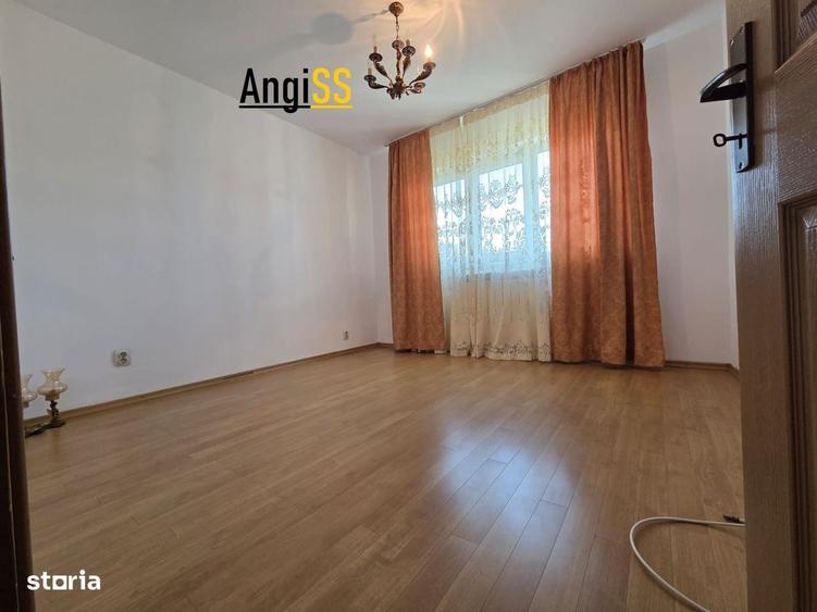 Apartament cu 2 camere decomandat în C5