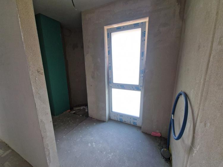 Duplex cu 5 camere cu Canalizare în Iris