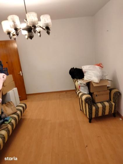 Apartament cu 4 camere decomandat în Pantelimon