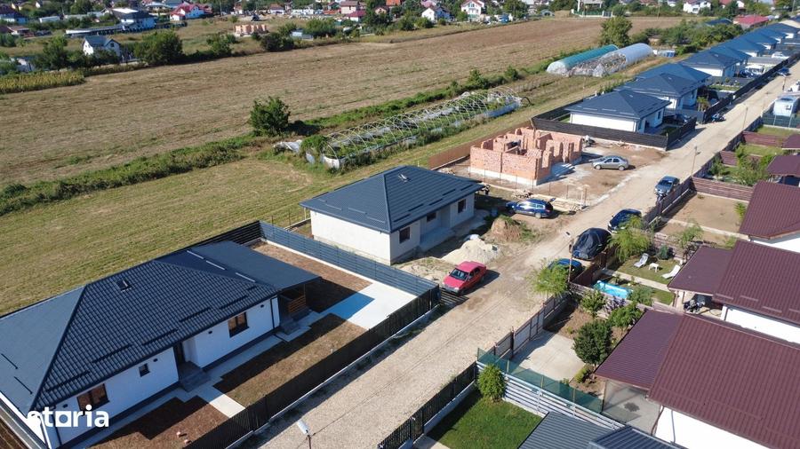 Casă cu 4 camere cu Teren 500 Mp în Joița