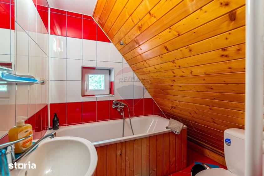 Casă cu 6 camere cu Teren 500 Mp în Central