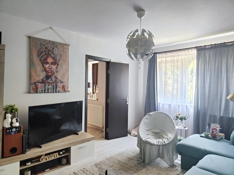 Apartament cu 3 camere semidecomandat, mobilat în Șagului