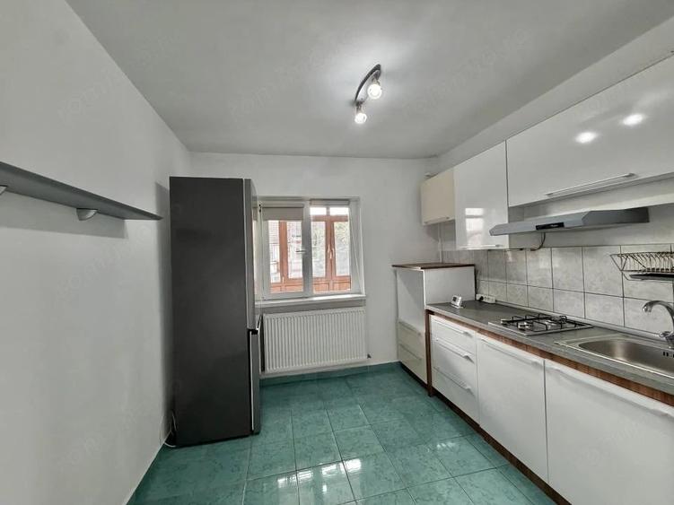 Apartament cu 2 camere decomandat în Soarelui