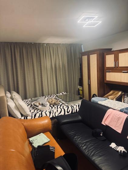 Apartament cu 3 camere decomandat în Steaua