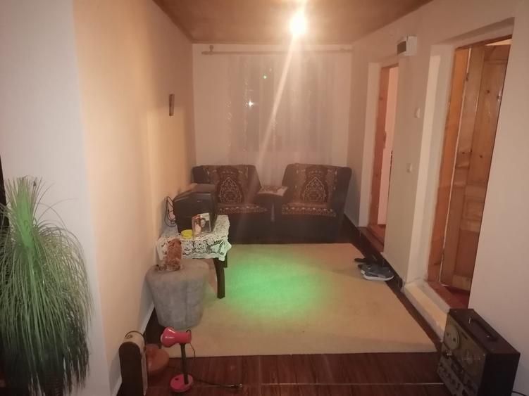 Casă cu 3 camere în Clănița