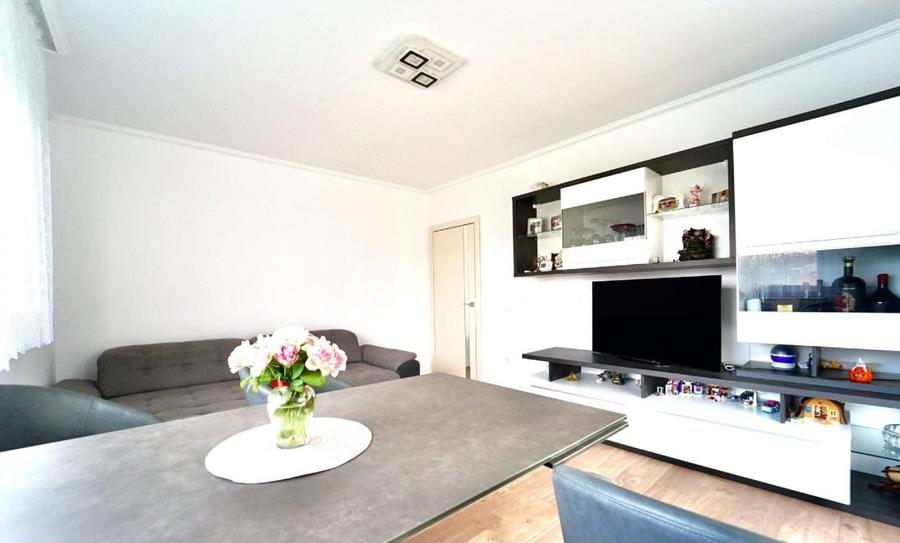Apartament cu 2 camere decomandat, mobilat în Borhanci