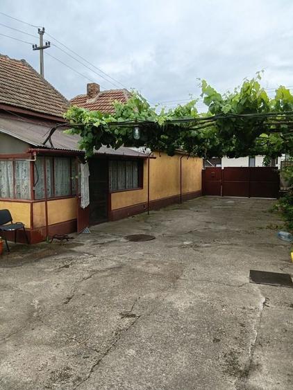 Casă cu 4 camere în Sânpaul