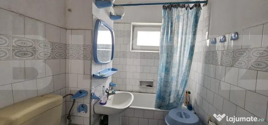 Apartament cu 4 camere decomandat în Simeria