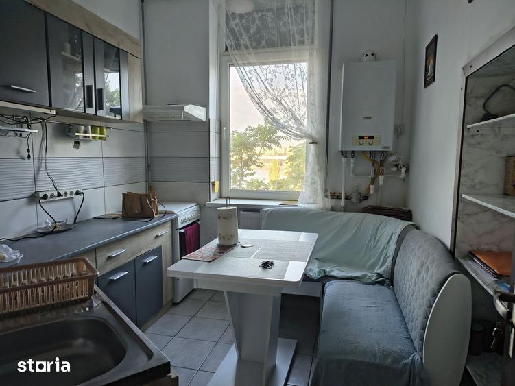 Apartament cu 2 camere decomandat în Cazino