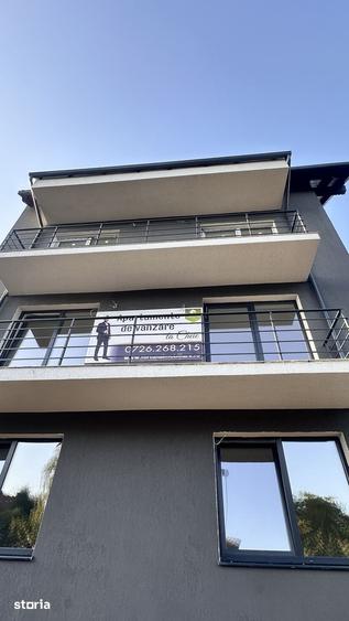 Apartament cu 3 camere decomandat în Tractorul