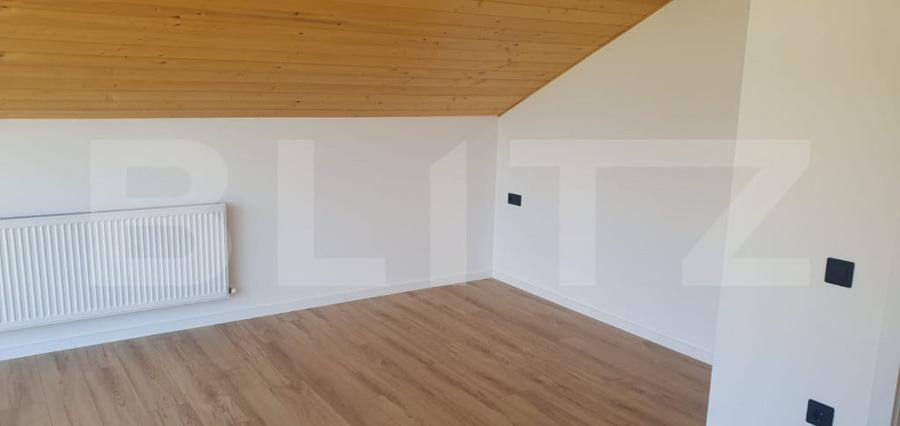 Casă cu 4 camere cu Teren 924 Mp în Central