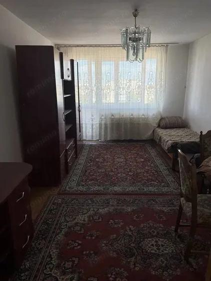 Apartament cu 3 camere decomandat în Budai