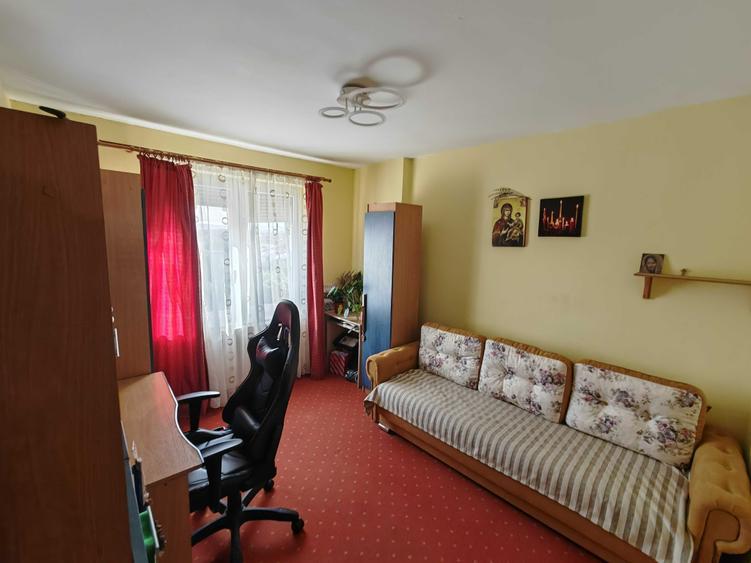 Apartament cu 3 camere decomandat în Unirii