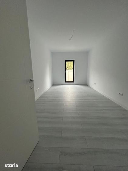 Apartament cu 4 camere decomandat în Păulești