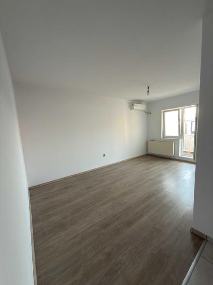 Apartament cu 2 camere semidecomandat în Roșu