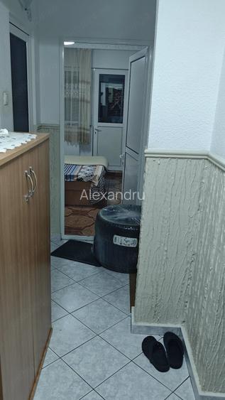 Apartament 4 camere cu balcon si beci Ploiesti, Malu Rosu