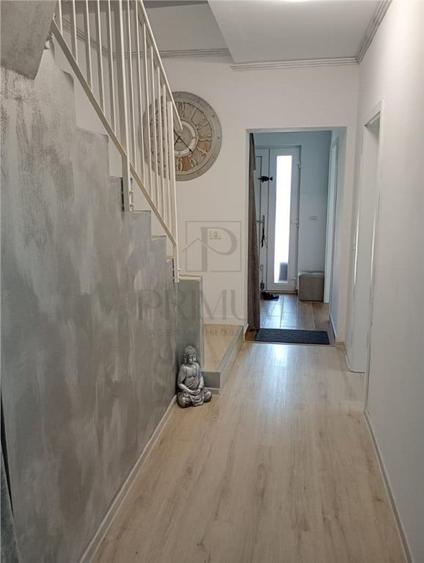 Casă cu 5 camere cu Teren 250 Mp în Utvin