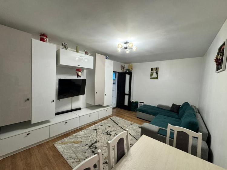 Apartament cu 3 camere decomandat, mobilat în Bogdan Vodă