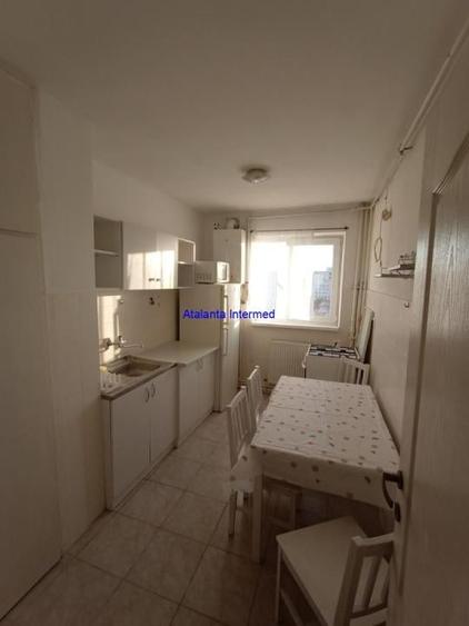 Apartament cu 3 camere, mobilat în Tomis Nord