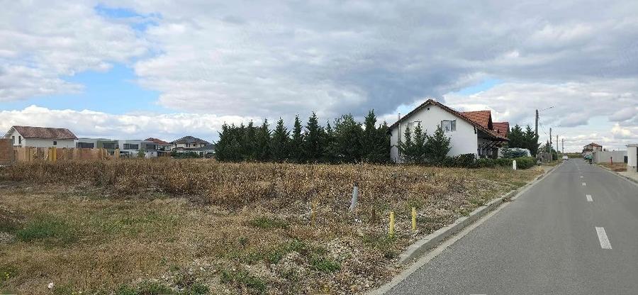 Teren de 877 mp, în Cihei