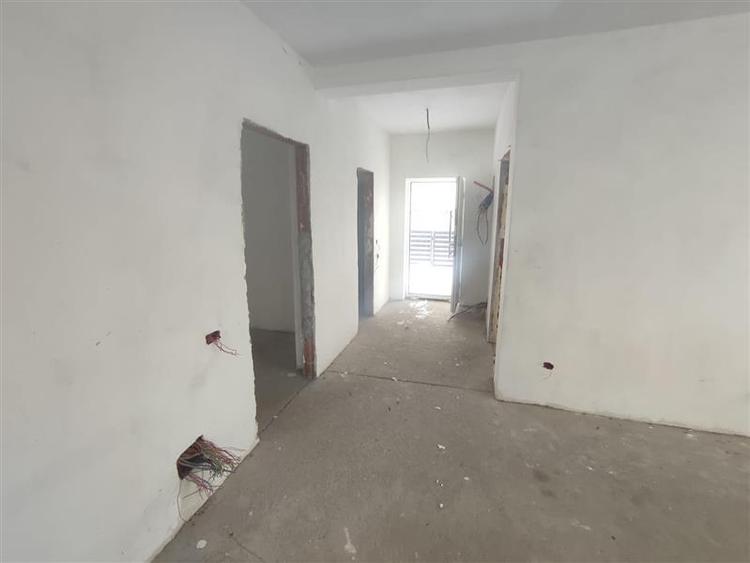 Casă cu 4 camere cu Teren 528 Mp în Tamași